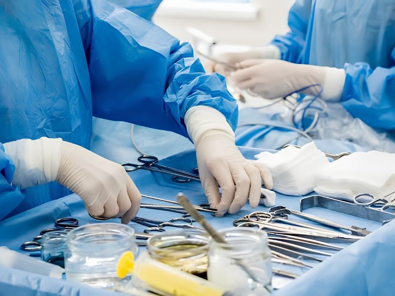 Chi Phí Điều Trị Cong Vẹo Cột Sống