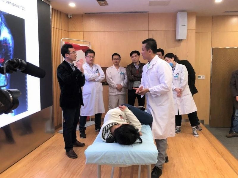 Phương Pháp Điều Trị Vẹo Cột Sống Không Phẫu Thuật Tại Bones And Beyond