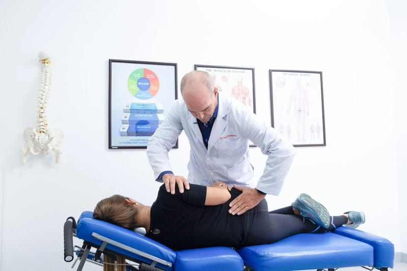 Nắn xương khớp có an toàn không? Giải đáp từ chuyên gia cơ xương khớp