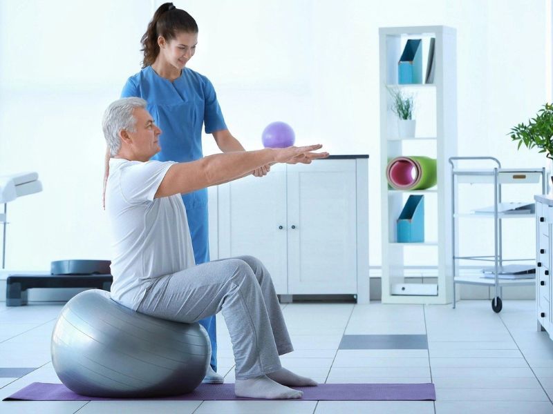 Xây Dựng Chế Độ Sinh Hoạt Và Vận Động Phù Hợp Sau Điều Trị Cong Vẹo Cột Sống