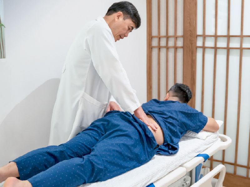 Sau Điều Trị Cong Vẹo Cột Sống Cần Làm Gì Để Mau Phục Hồi?